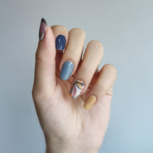 Load image into Gallery viewer, Buy Aalia's Art Premium Designer Nail Polish Wraps & Semicured Gel Nail Stickers at the lowest price in Singapore from NAILWRAP.CO. Worldwide Shipping. Achieve instant designer nail art manicure in under 10 minutes - perfect for bridal, wedding and special occasion.