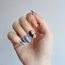 Load image into Gallery viewer, Buy Aalia's Art Premium Designer Nail Polish Wraps & Semicured Gel Nail Stickers at the lowest price in Singapore from NAILWRAP.CO. Worldwide Shipping. Achieve instant designer nail art manicure in under 10 minutes - perfect for bridal, wedding and special occasion.