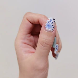 Buy Everglade Garden Premium Designer Nail Polish Wraps & Semicured Gel Nail Stickers at the lowest price in Singapore from NAILWRAP.CO. Worldwide Shipping. Achieve instant designer nail art manicure in under 10 minutes - perfect for bridal, wedding and special occasion.