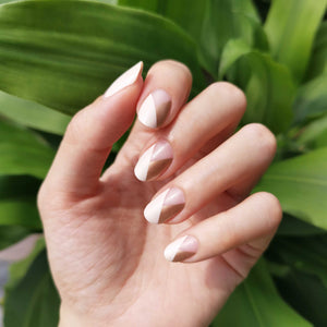 Buy Alyssa Allure Premium Designer Nail Polish Wraps & Semicured Gel Nail Stickers at the lowest price in Singapore from NAILWRAP.CO. Worldwide Shipping. Achieve instant designer nail art manicure in under 10 minutes - perfect for bridal, wedding and special occasion.