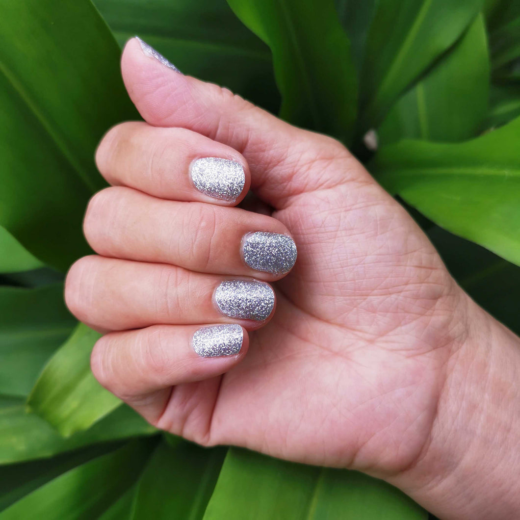 Buy Classic Silver Glitter Premium Designer Nail Polish Wraps & Semicured Gel Nail Stickers at the lowest price in Singapore from NAILWRAP.CO. Worldwide Shipping. Achieve instant designer nail art manicure in under 10 minutes - perfect for bridal, wedding and special occasion.