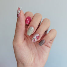 Load image into Gallery viewer, Buy Heather Floral Premium Designer Nail Polish Wraps &amp; Semicured Gel Nail Stickers at the lowest price in Singapore from NAILWRAP.CO. Worldwide Shipping. Achieve instant designer nail art manicure in under 10 minutes - perfect for bridal, wedding and special occasion.