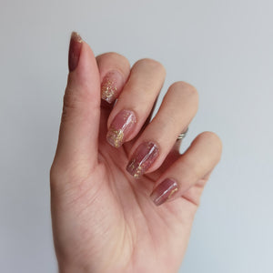 Buy Golden Dust Premium Designer Nail Polish Wraps & Semicured Gel Nail Stickers at the lowest price in Singapore from NAILWRAP.CO. Worldwide Shipping. Achieve instant designer nail art manicure in under 10 minutes - perfect for bridal, wedding and special occasion.