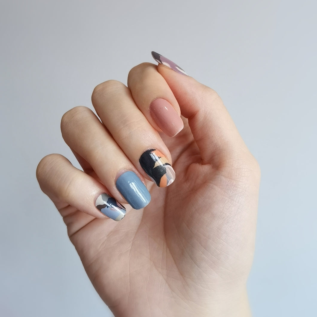 Buy Aalia's Art Premium Designer Nail Polish Wraps & Semicured Gel Nail Stickers at the lowest price in Singapore from NAILWRAP.CO. Worldwide Shipping. Achieve instant designer nail art manicure in under 10 minutes - perfect for bridal, wedding and special occasion.