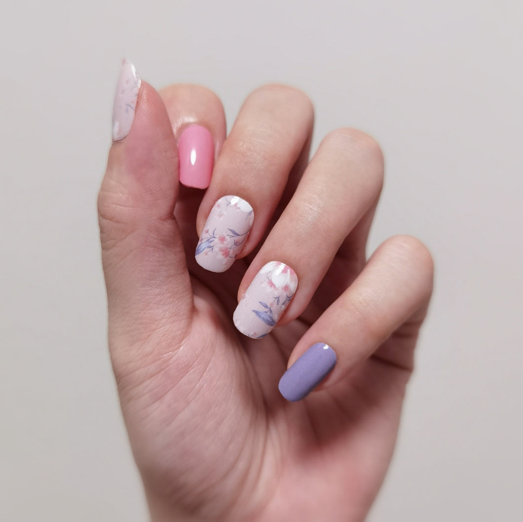 Buy Kimono Premium Designer Nail Polish Wraps & Semicured Gel Nail Stickers at the lowest price in Singapore from NAILWRAP.CO. Worldwide Shipping. Achieve instant designer nail art manicure in under 10 minutes - perfect for bridal, wedding and special occasion.