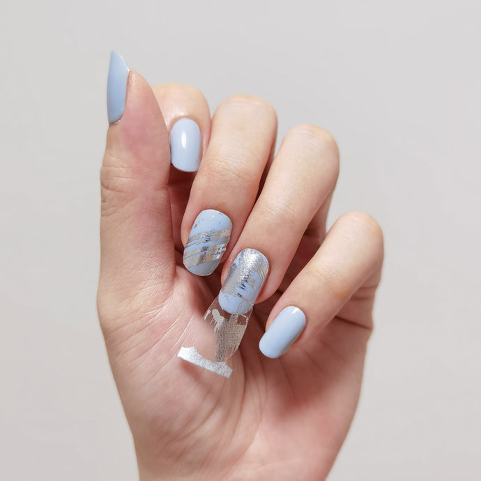 Buy Silver Brushstrokes Overlay Premium Designer Nail Polish Wraps & Semicured Gel Nail Stickers at the lowest price in Singapore from NAILWRAP.CO. Worldwide Shipping. Achieve instant designer nail art manicure in under 10 minutes - perfect for bridal, wedding and special occasion.