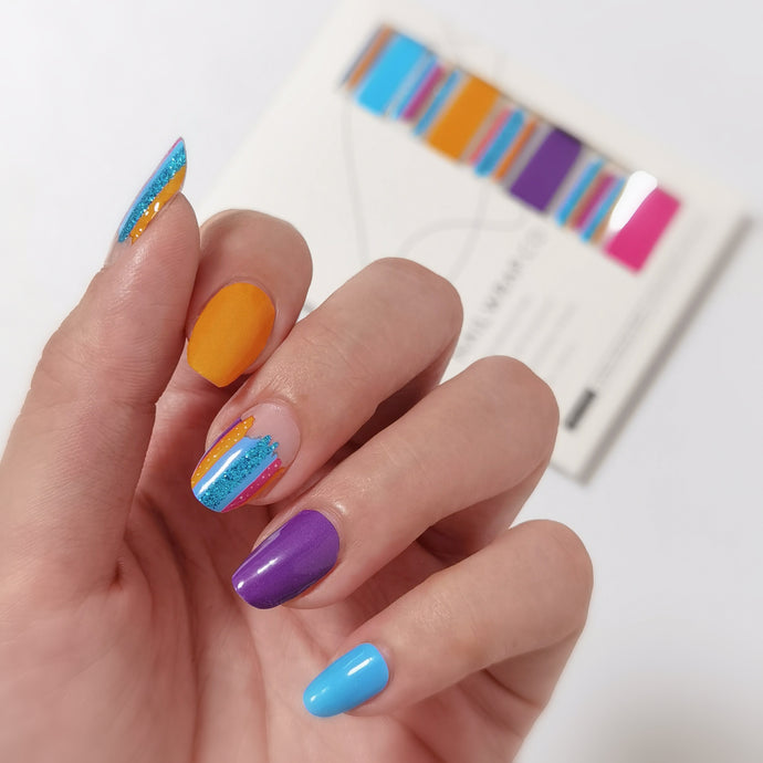 Buy There She Glows Premium Designer Nail Polish Wraps & Semicured Gel Nail Stickers at the lowest price in Singapore from NAILWRAP.CO. Worldwide Shipping. Achieve instant designer nail art manicure in under 10 minutes - perfect for bridal, wedding and special occasion.
