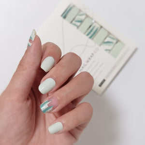 Buy Forest Glades Premium Designer Nail Polish Wraps & Semicured Gel Nail Stickers at the lowest price in Singapore from NAILWRAP.CO. Worldwide Shipping. Achieve instant designer nail art manicure in under 10 minutes - perfect for bridal, wedding and special occasion.