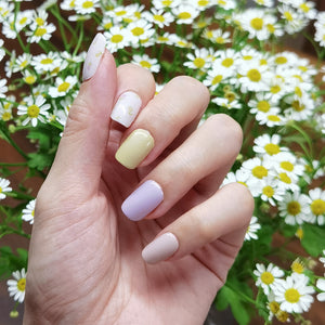 Buy Perrie Pastel Flower Premium Designer Nail Polish Wraps & Semicured Gel Nail Stickers at the lowest price in Singapore from NAILWRAP.CO. Worldwide Shipping. Achieve instant designer nail art manicure in under 10 minutes - perfect for bridal, wedding and special occasion.